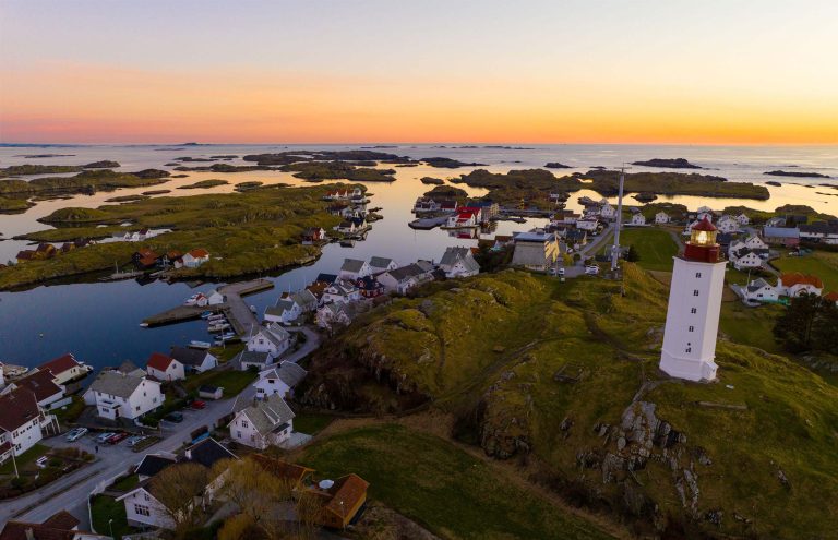 Kvitsøy harbour and lighthouse